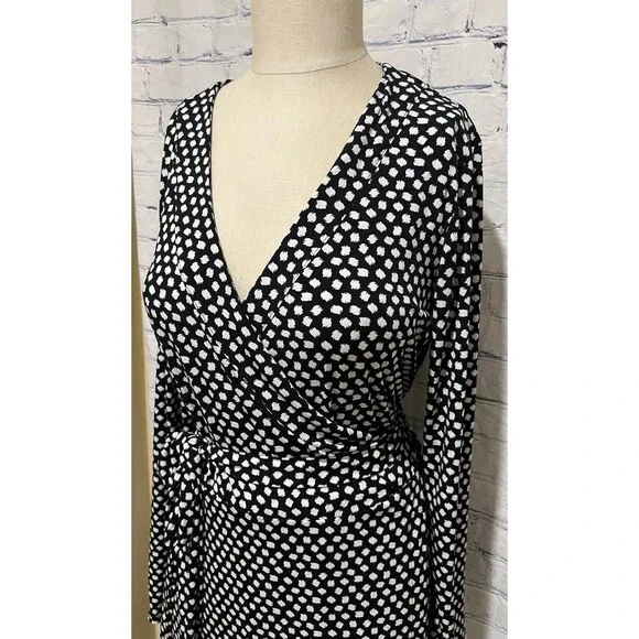 Banana Republic Women’s Black & White Casual Wrap Long Sleeve Dress Size Large - Picture 3 of 8